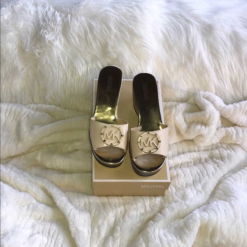 NIB! MICHAEL Michael Kors nude wedge slides.